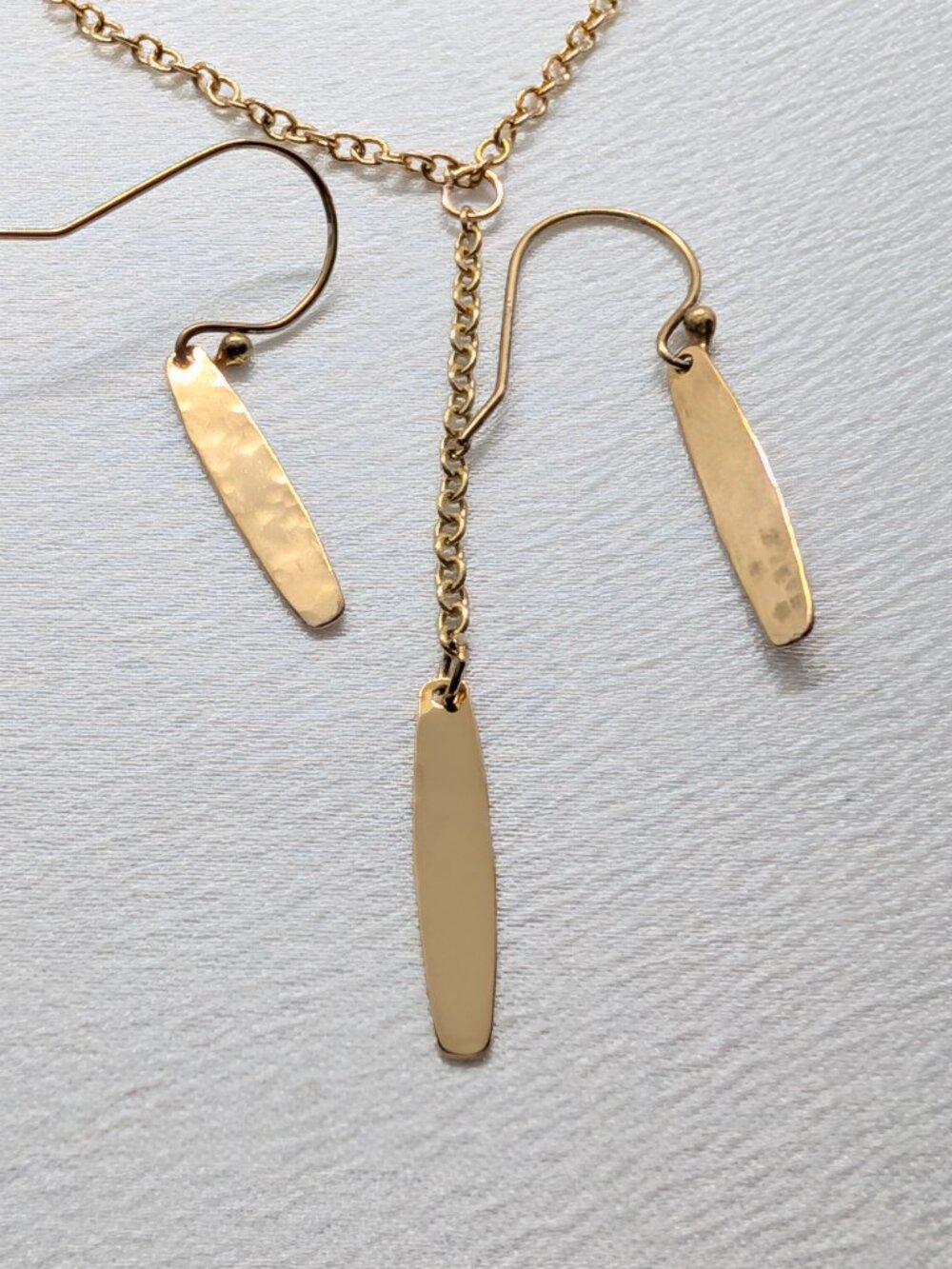 NEW Holly Yashi Hammered Finish Gold Plated Earrings - Picture 5 of 6